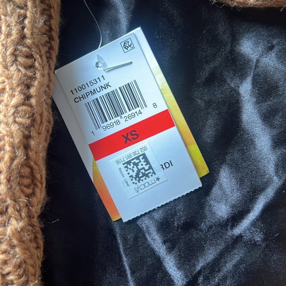 Cropped Cable Knit Toggle Hoodie – Cottagecore Fall Staple - Picture 5 of 7